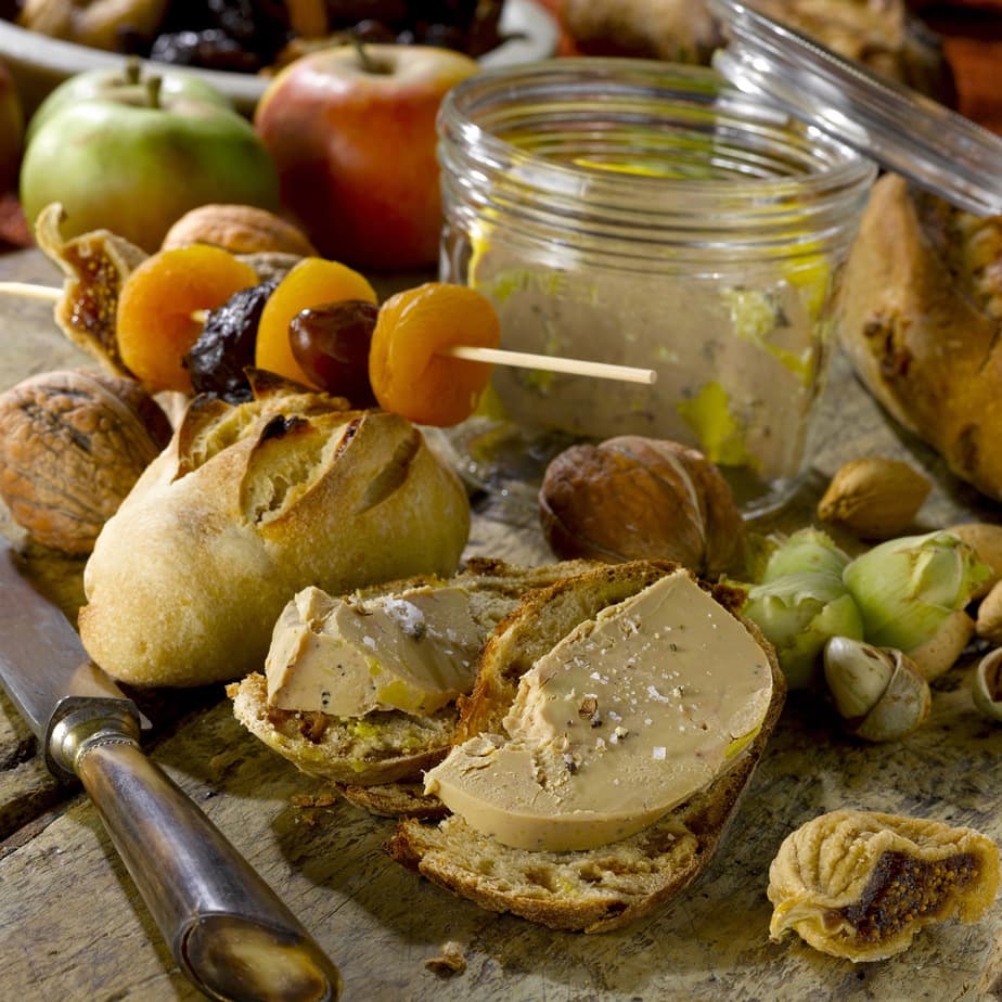Foie Gras sur pains mendiants aux fruits secs
