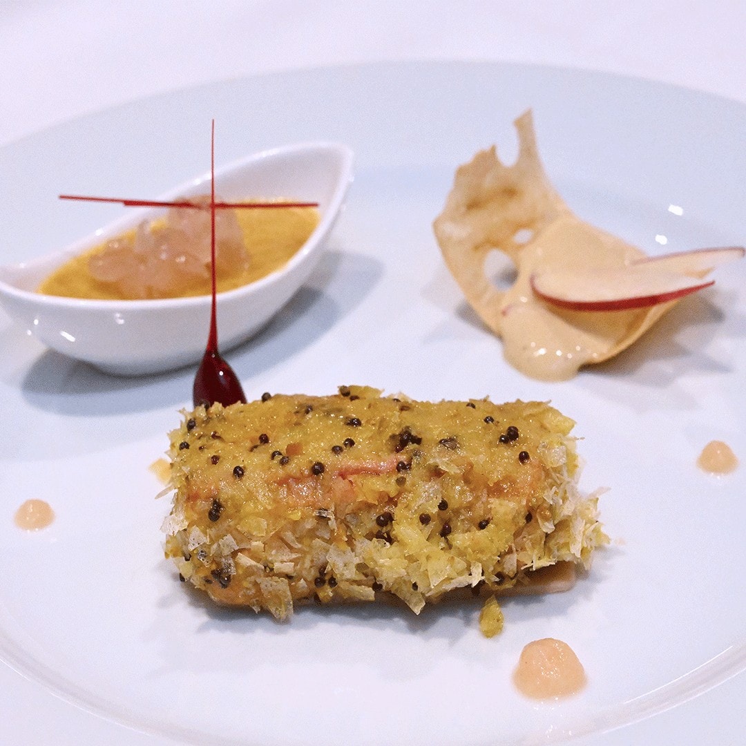Foie Gras poêlé sur marmelade de coing, Crème brulée Foie Gras, parfait de Foie Gras au bourru, chips de pomme,  gelée et pomme d’amour