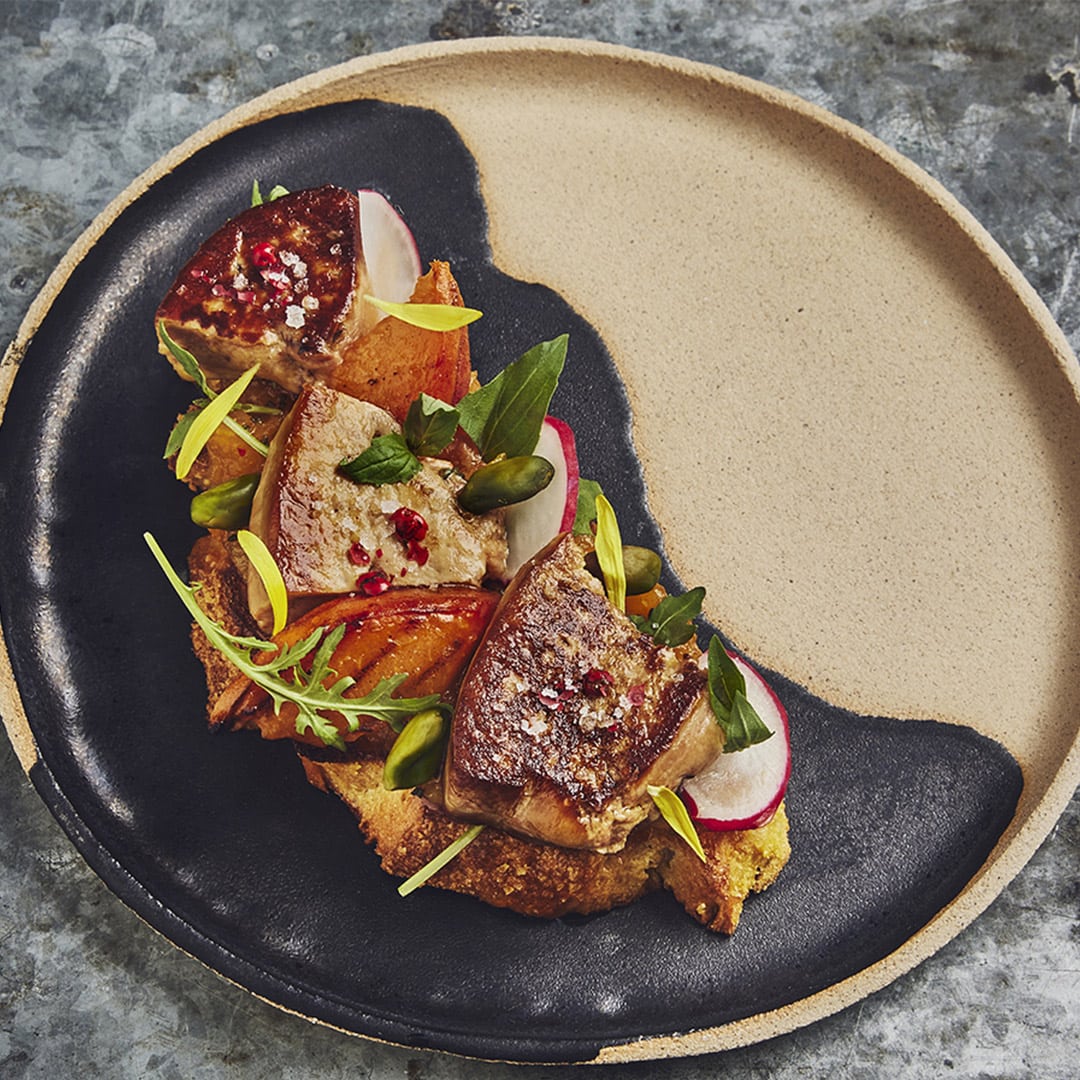 Tartine de Foie Gras au maïs, abricots et pistaches