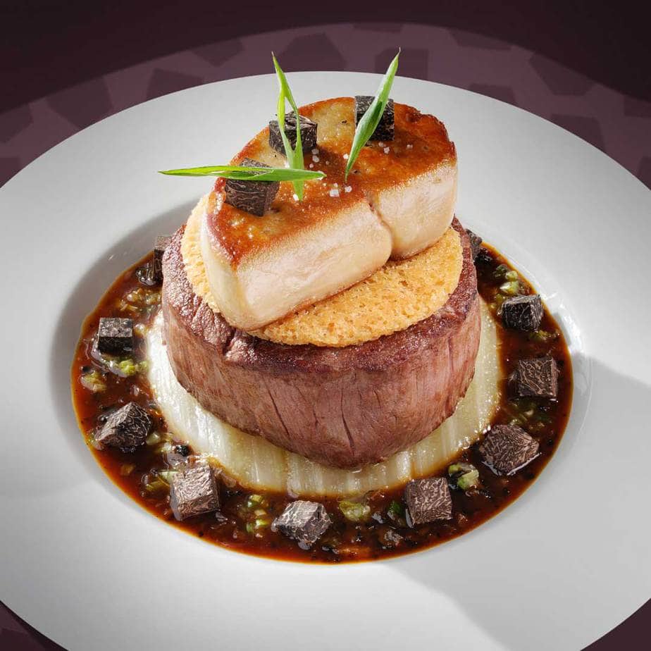 Filet de boeuf façon Rossini, escalope de Foie Gras poêlé