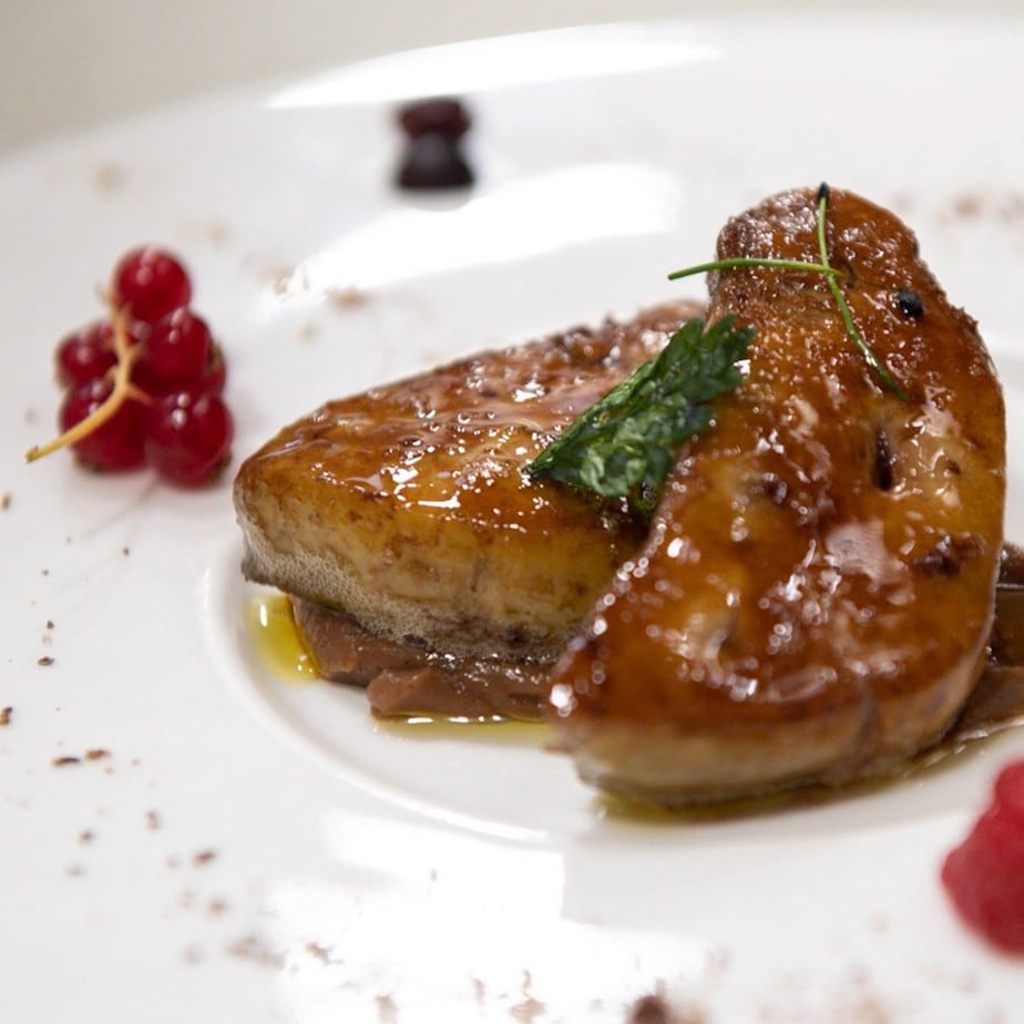 Escalope poêlée de Foie Gras de canard au cacao épicé