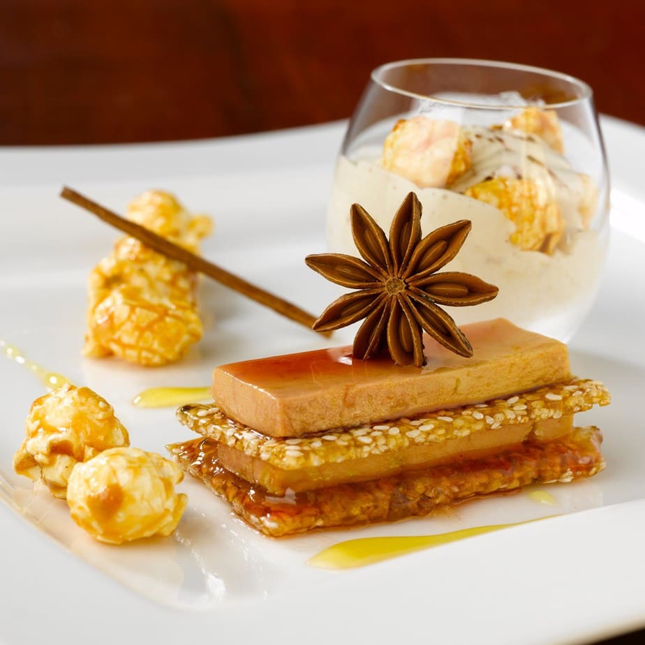 Foie Gras à la normande, cappuccino de foie gras tiède, sorbet de pommes vertes, manzana et pop corn