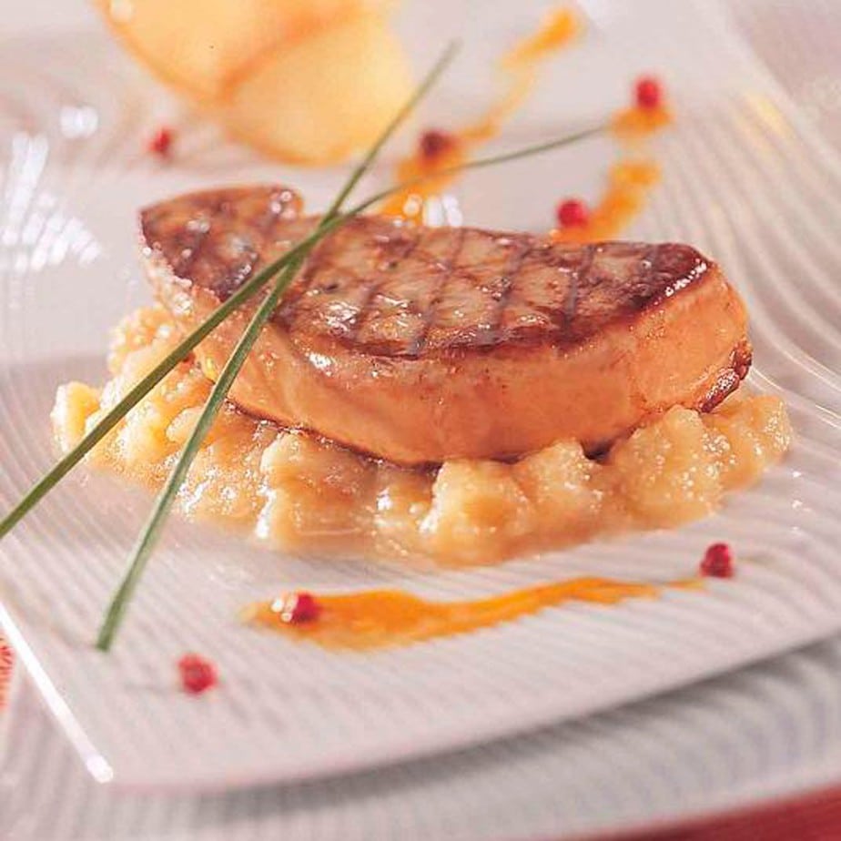 Foie Gras de canard poêlé et compotée de mirabelles