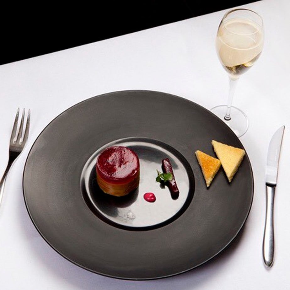 Foie Gras au Pinot noir, noix et betteraves