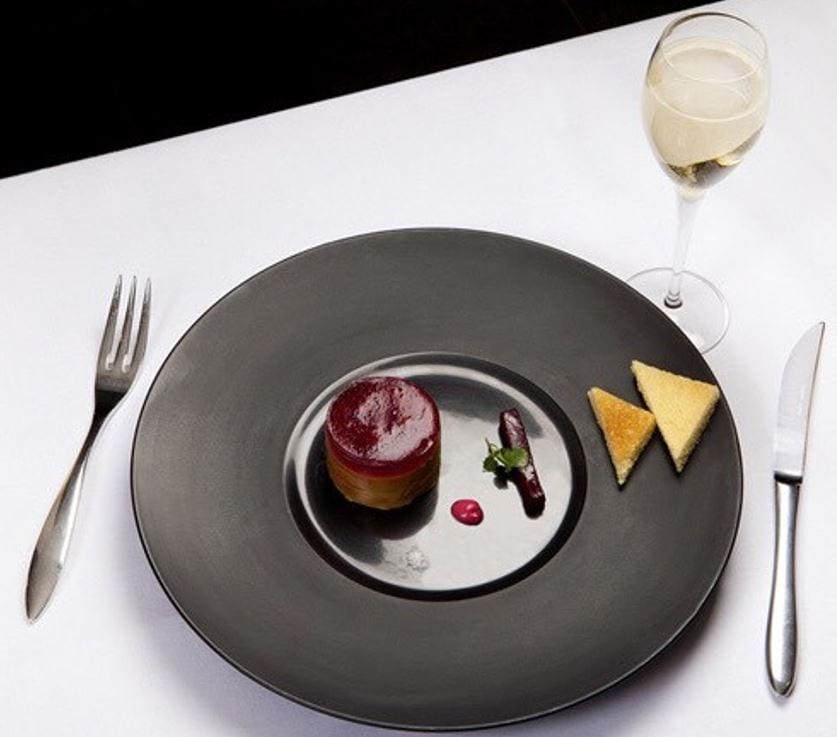 Foie Gras au Pinot noir, noix et betteraves