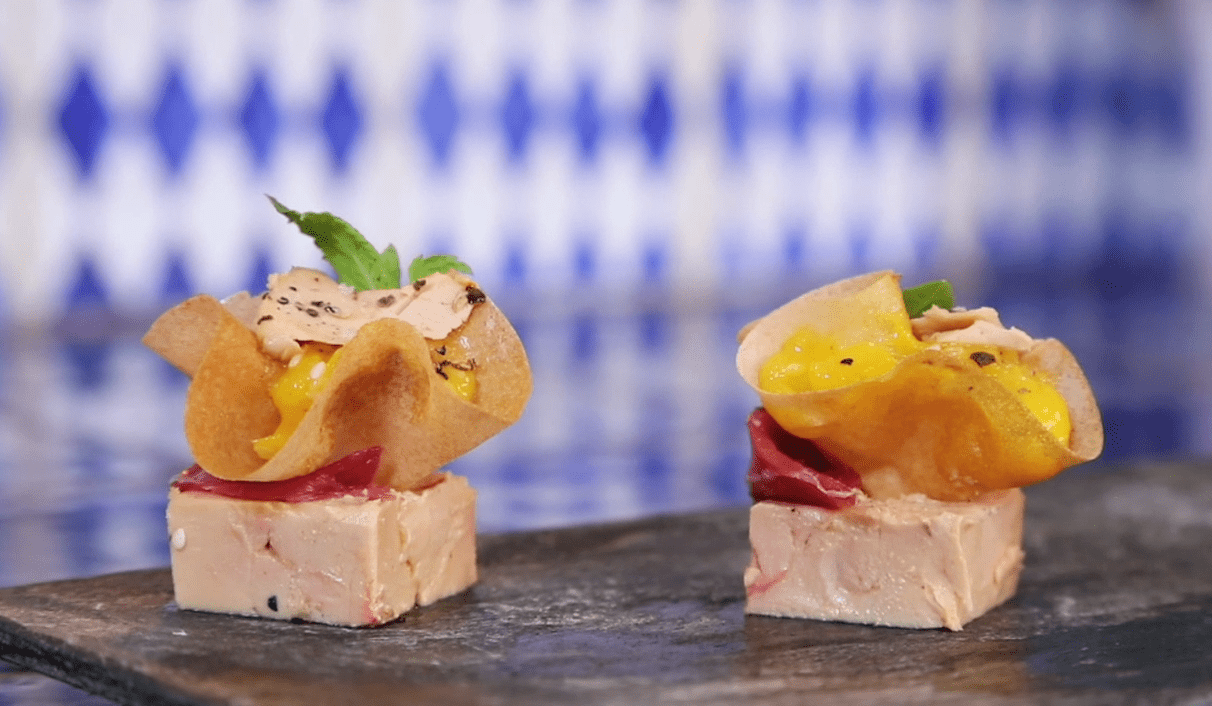 Croustille en fleur de mangue et Magret de canard fumé, Foie Gras cru et cuit de canard !