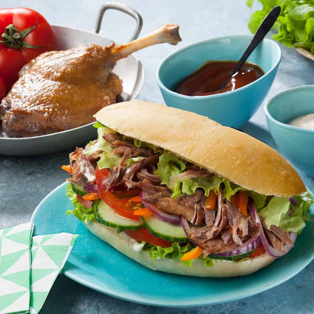 Pain kebab au confit de canard effiloché